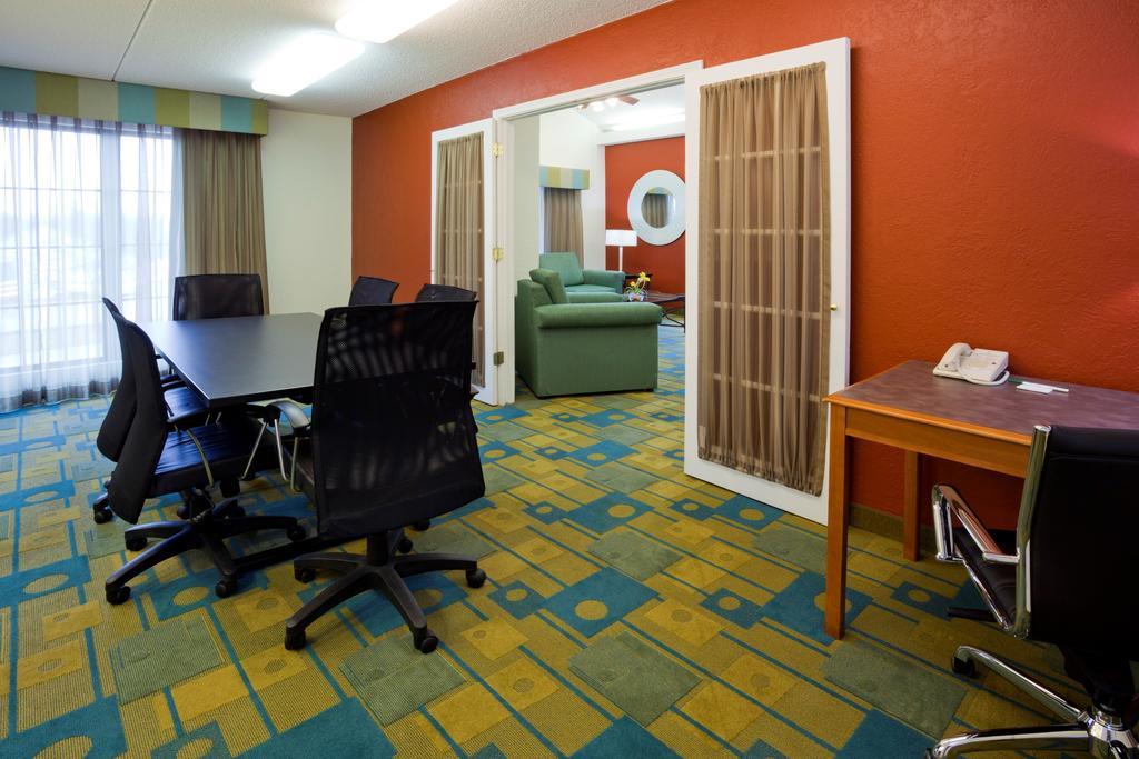 La Quinta Inn Chicago Оукбрук Теръс Екстериор снимка