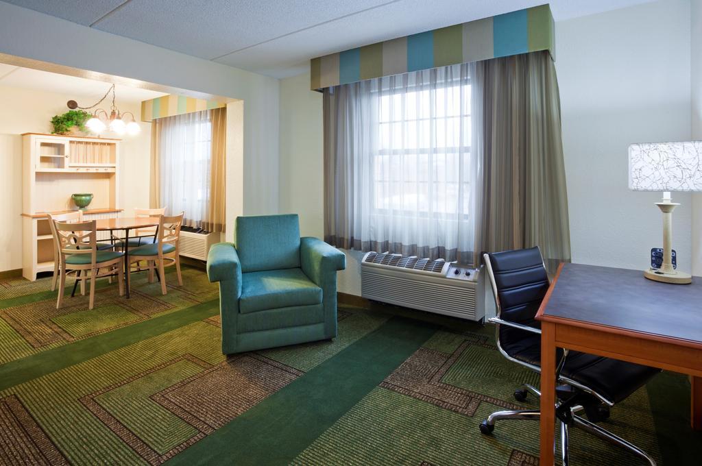 La Quinta Inn Chicago Оукбрук Теръс Екстериор снимка