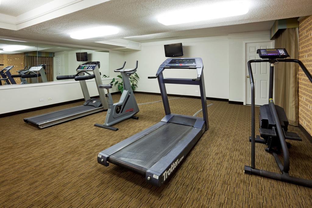 La Quinta Inn Chicago Оукбрук Теръс Екстериор снимка