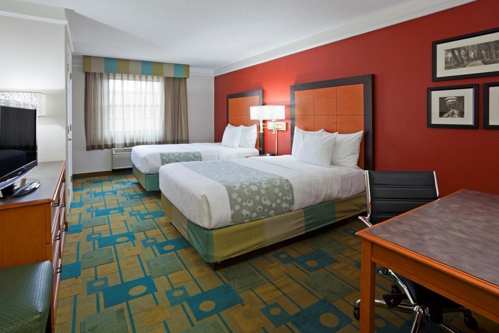 La Quinta Inn Chicago Оукбрук Теръс Екстериор снимка