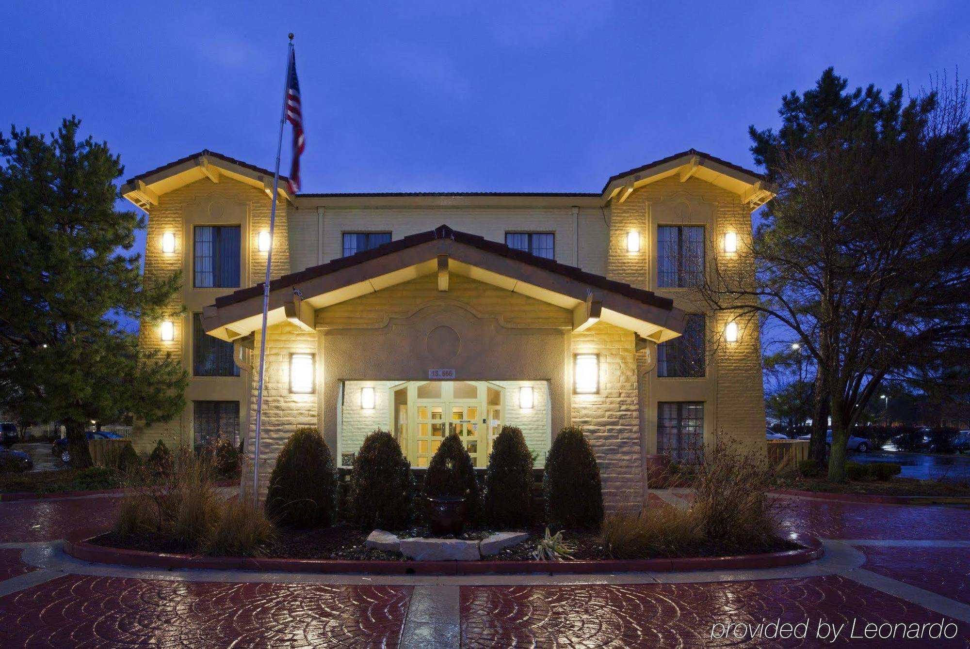 La Quinta Inn Chicago Оукбрук Теръс Екстериор снимка