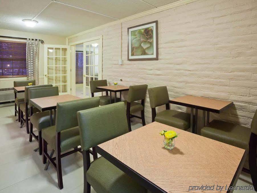 La Quinta Inn Chicago Оукбрук Теръс Екстериор снимка